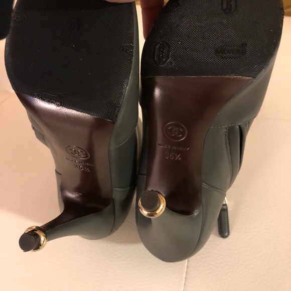 Auth. Chanel with box. Dark Grey short boots 35.5 - Picture 8 of 8